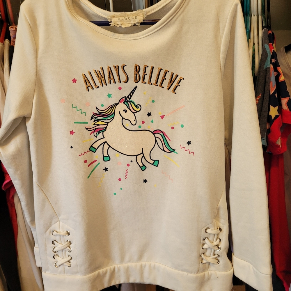 Girl's sweater